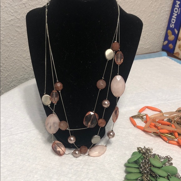 Elegant Multi-Color Necklace Set - Picture 16 of 16